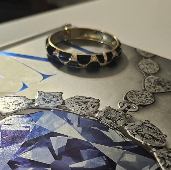 Vintage Gold Tone Enamel & Rhinestone Cuff Clamper Bracelet. - Picture 4 of 8